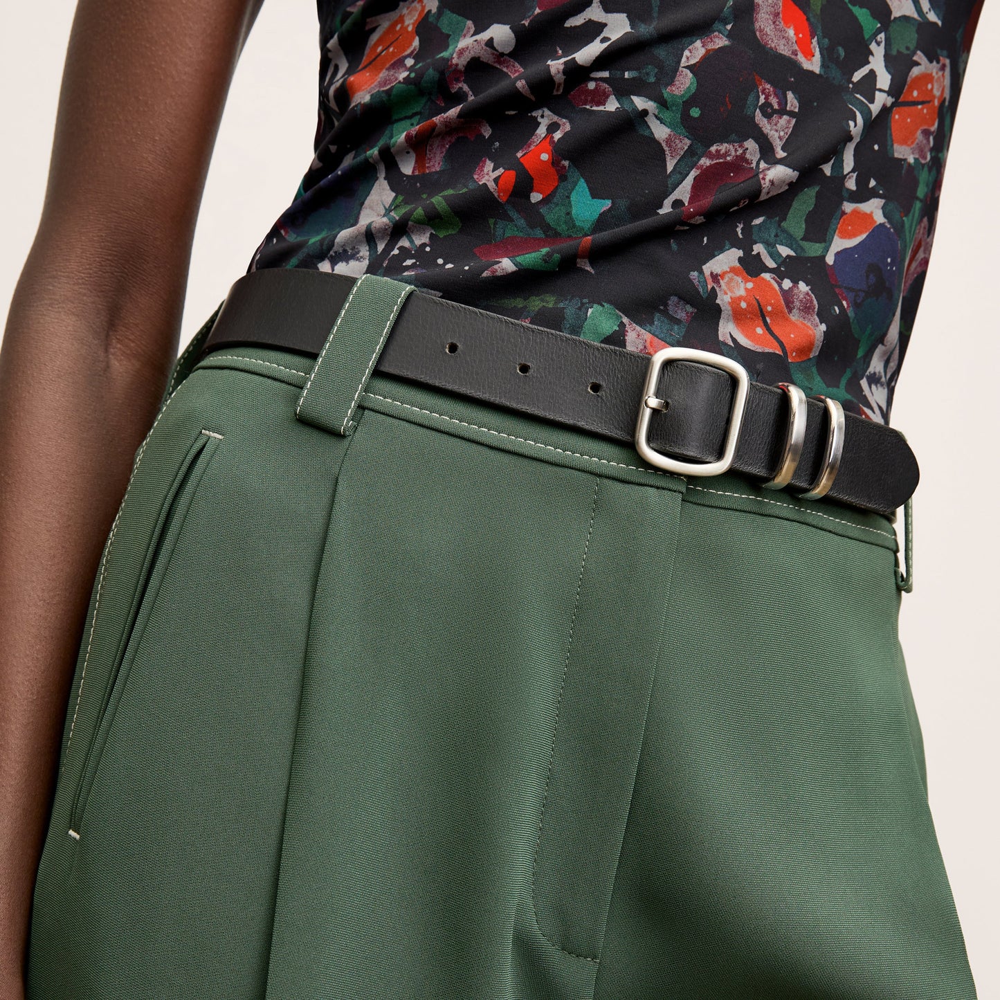 Arlo Breeze Pant - Everyday Crepe :: Dusty Pine