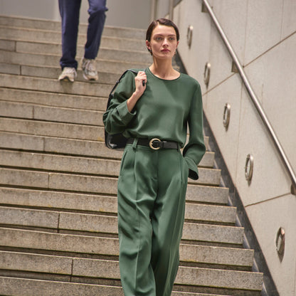 Arlo Breeze Pant - Everyday Crepe :: Dusty Pine