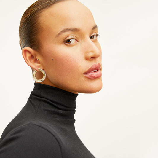 Yang Earrings :: Gold