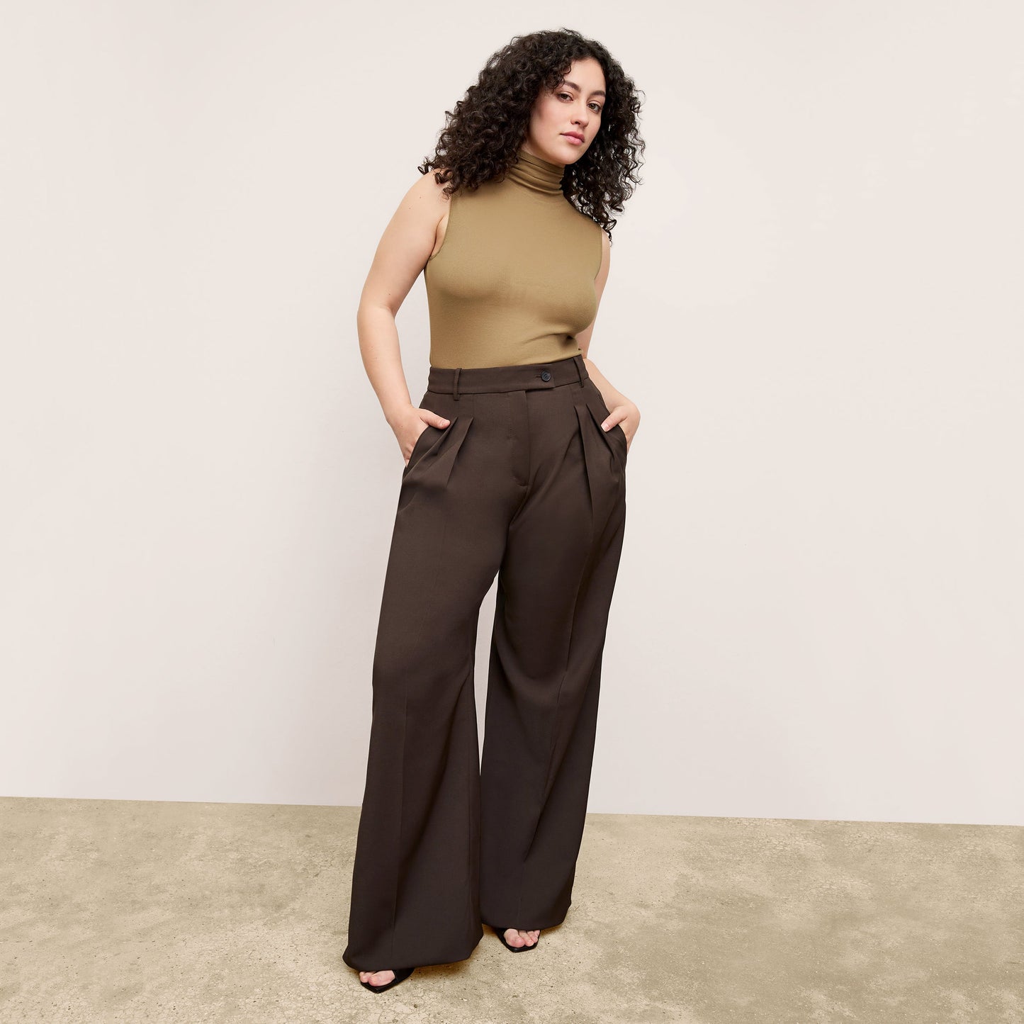 Bia Pleated Trouser - Air Twill :: Date